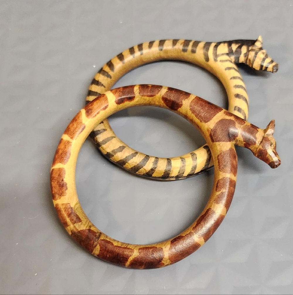 Vintage African Giraffe  & Zebra Head Bangle Bracelet Wood Carved Animals